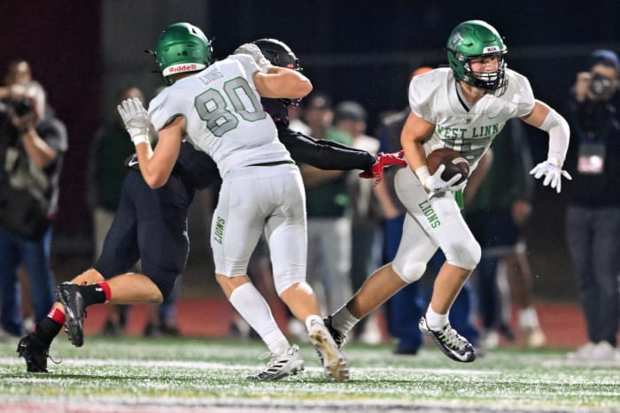 West Linn Tualatin football Oregon October 7 2022 Leon Neuschwander 56
